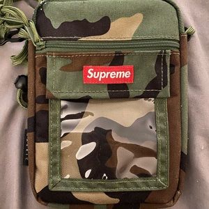 Supreme shoulder camo bag